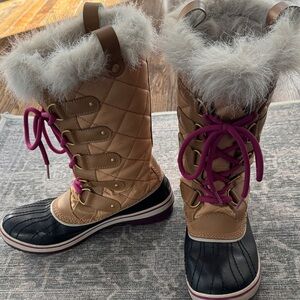 Sorel Tan and Black Winter Boots with Pink Laces
